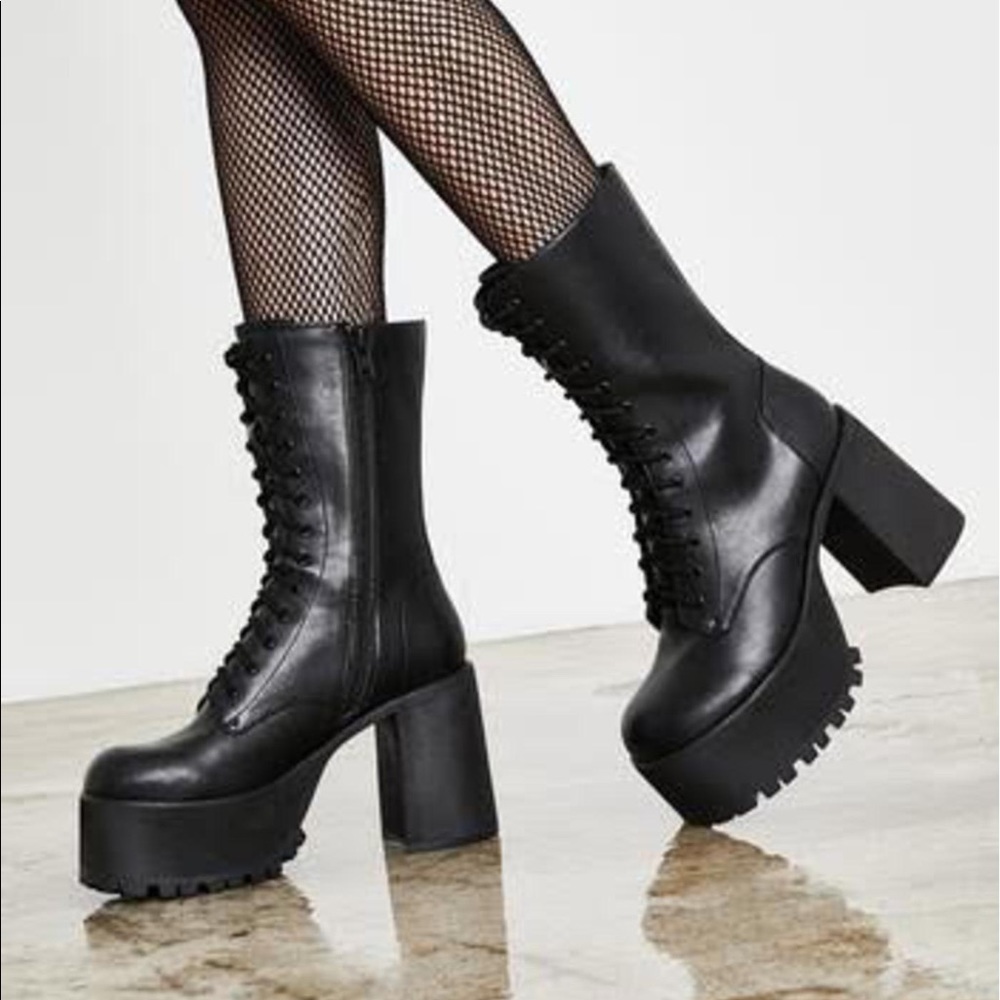 Current mood boots